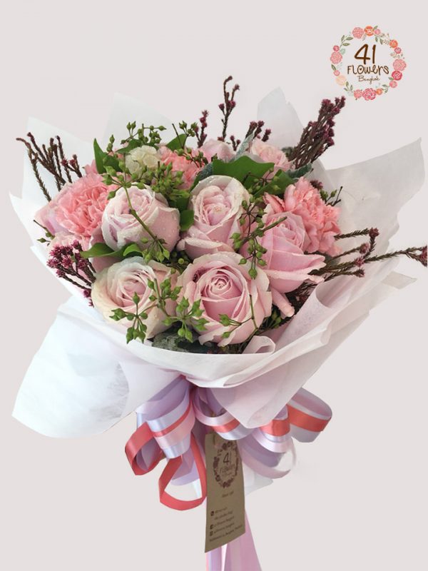 BQ-013 7 pink roses / pink carnation / small flower and green mixed