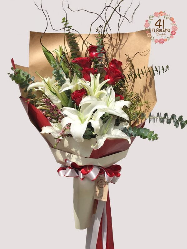 BQ-014 White lilies / 7 red roses / green mixed